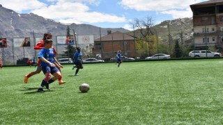 Kadın Futbol Süper Ligi: Hakkarigücü: 2 - FOMGET: 1