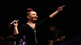 Kadın Ozanlar İş Sanatta bir araya geliyor
