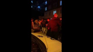 Kalabalık iki grup arasında kavga: 4 yaralı