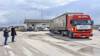 Karacabeyden deprem bölgelerine yardım tırları gitmeye devam ediyor