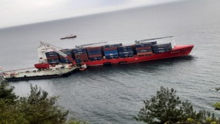 Karadenizde karaya oturan gemide yük tahliye çalışması başlatıldı