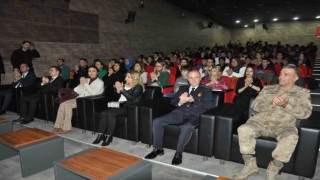 Karsta bilgi yarışması finalinde okullar ter döktü