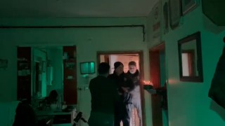 Karsta polisi kavga var diye çağırıp pasta kestiler