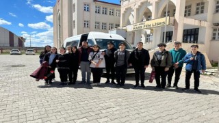 Karstan 24 öğrenci satranç turnuvası için yola çıktı