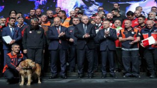 Katipoğluna Devlet Üstün Fedakarlık madalyası verildi