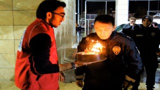 ‘Kavga var diye çağrılan polislere pasta sürprizi