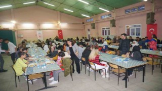 Kaymakam Arıkan depremzedeleri iftarda ağırladı