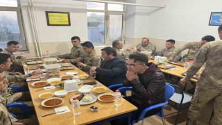 Kaymakam Ocak askerlerle iftar yemeğinde buluştu