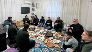 Kaymakam Uçar ve Başkan Uzundemir iftarı Çelik ailesi ile yaptı