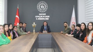 Kayseri Snowboard takımı madalyaları topladı