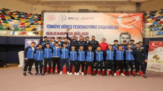 Kayserili güreşçiler madalyalara ambargo koydu