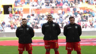 Kayserispor sahaya polis üniforması ile çıktı