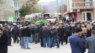 Kazada hayatlarını kaybeden 16 yaşındaki iki arkadaş toprağa verildi