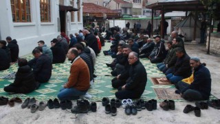 Kırklarelide Ramazan Bayramında vatandaşlar camilere akın etti