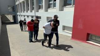 Kitap sayfaları ile sigara paketinde uyuşturucu ele geçirildi: 2 tutuklama