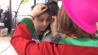 Kâmil Koçtan çocuklara 23 Nisan coşkusu