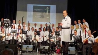 Kurtuluş Türk Halk Müziği Korosunun ‘doktor-hekim-tabip türküleri konseri yoğun ilgi gördü