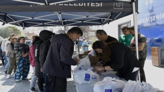 Kuşadası Belediyesi beslenme desteğini sürdürüyor