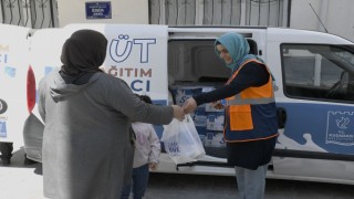 Kuşadası Belediyesinin süt desteği devam ediyor
