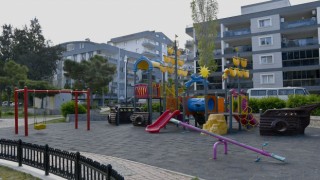 Kuşadasında yeşil alan çalışmaları sürüyor