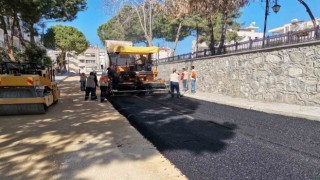Kuşadasında yol çalışmaları devam ediyor