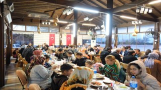 Kuyucak Belediyesinden öksüz ve yetimlere iftar yemeği