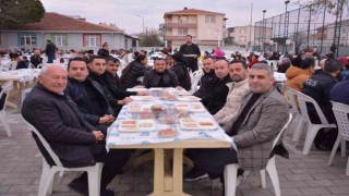 Lapseki Belediyesinin sokak iftarları devam ediyor