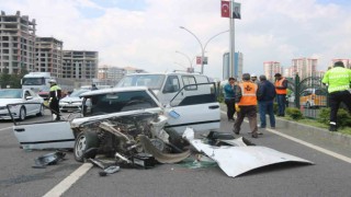 Makas attı, trafiği birbirine kattı: 2 yaralı