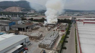 Manisa OSBdeki kağıt fabrikasında büyük yangın
