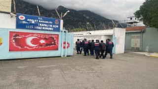 Manisada jandarma dedektifleri 21 aranan şahsı yakaladı