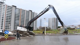 Manisada sadece bir dakikada metrekareye 1,23 kilogram yağış düştü