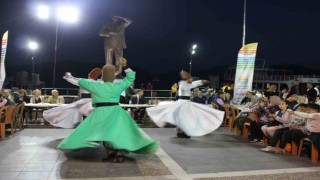 Marmarisliler iftarda Atatürk Meydanında buluştu