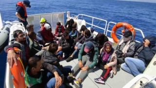 Marmariste 18 düzensiz göçmen kurtarıldı