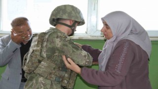 Mehmetçikin Ramazan Bayramında elleri tetikte, gözleri sınırda