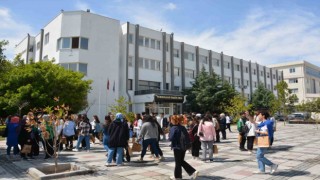 Mersin Büyükşehir Belediyesi öğrencileri üniversiteye hazırlıyor