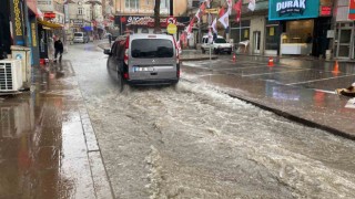 Meteorolojinin uyardığı Kastamonuda dolu ve sağanak yağış etkili oldu