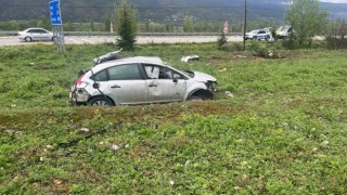 Metrelerce sürüklenen otomobilin camından fırlayan sürücü ağır yaralandı