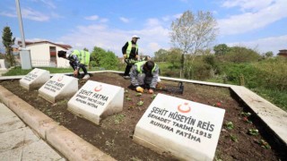 Mezarlıklar ve şehitlikler bayrama hazır