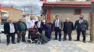 Milletvekilinden ihtiyaç sahibi bin aileye kışlık ve nakdi yardım