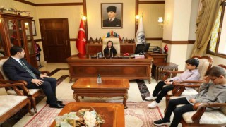 Minik vali orman yangınları ve depreme dikkat çekti