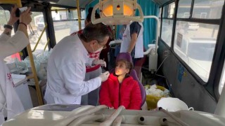 Mobil diş kliniği 2 bin 150 depremzedeye ulaştı
