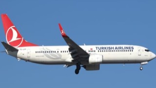 Motoruna kuş çarpan THY uçağı Kayseriye acil iniş yaptı
