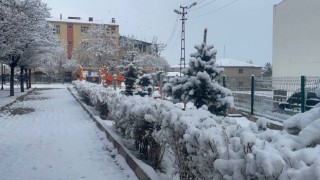 Muradiyede sabah güneş, öğlenden sonra kar