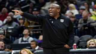 NBAde yılın başantrenörü Mike Brown seçildi