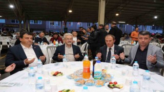 Nilüferde yüzlerce kişi aynı sofrayı paylaşıyor