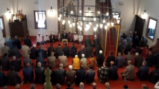 Öğrenciler depremzedeler için hatim duası yaptılar