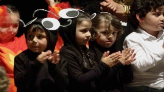 Öğrenciler sahneledikleri oyunla çevre ve ormanlara dikkat çekti