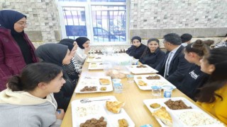 Öğrencilerle iftar buluşması