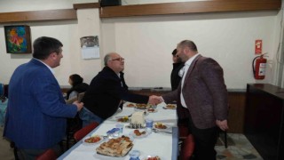 Orhaneli Belediye Başkanı Aykurt depremzedeler ile Kadir Gecesinde iftar sofrasında buluştu