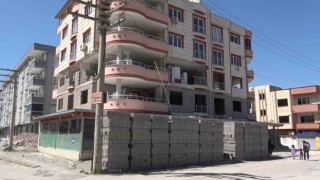 Osmaniyede az hasarlı binalarda tadilat başladı
